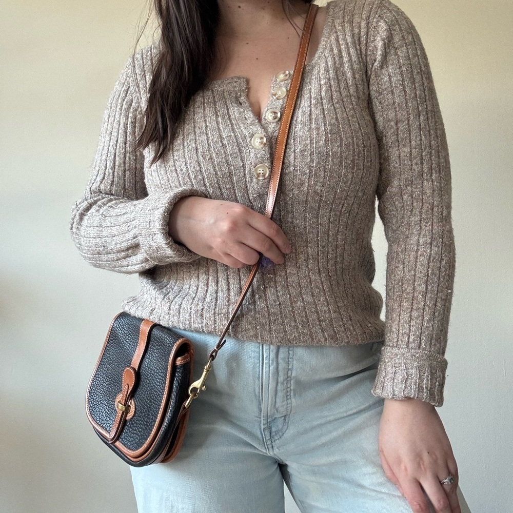 CONSIGNED—Vintage ‘90’s Dooney & Bourke Crossbody - Picture 2 of 10